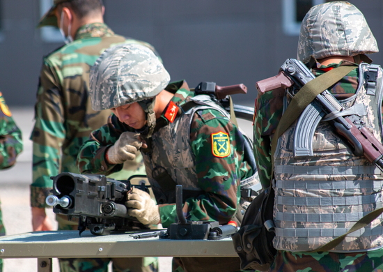 Đội tuyển quân khí Việt Nam tích cực luyện tập tại Iran